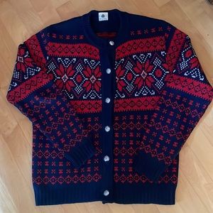 Swiss-made vintage lambs wool cardigan 😍
